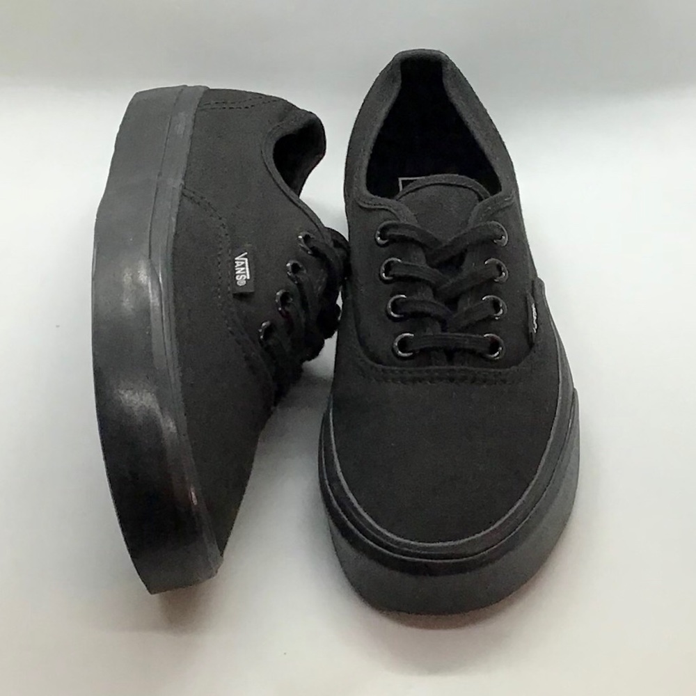 Vans Era Classic Black Canvas Low Top.